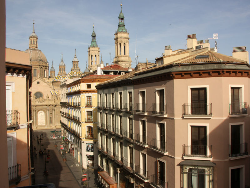 Dos Torres Pilar Suites- Balcones Con Vistas A La Ciudad Saragozza Esterno foto