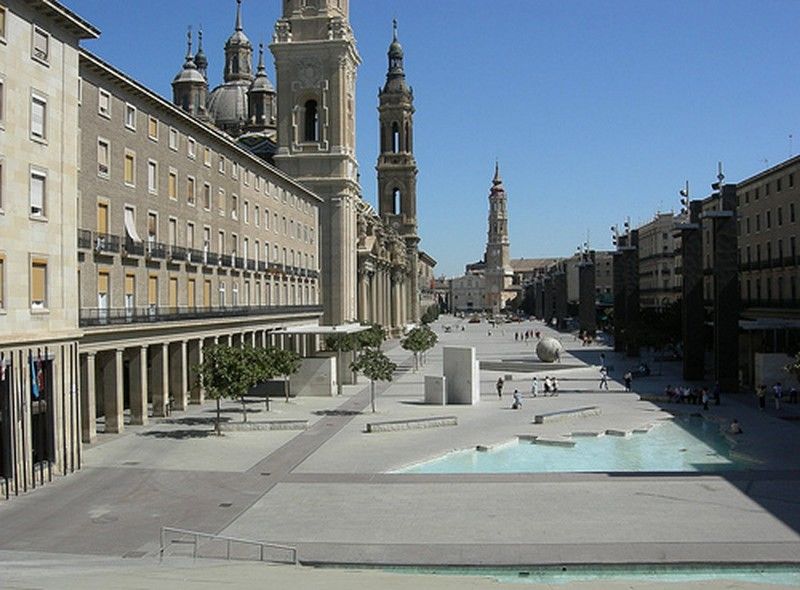 Dos Torres Pilar Suites- Balcones Con Vistas A La Ciudad Saragozza Esterno foto
