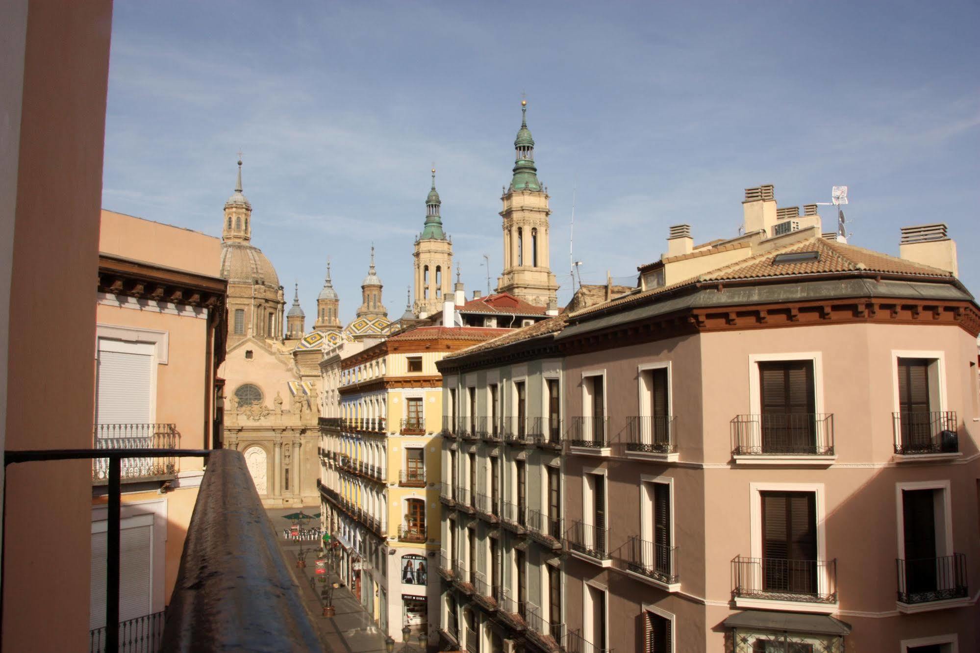 Dos Torres Pilar Suites- Balcones Con Vistas A La Ciudad Saragozza Esterno foto